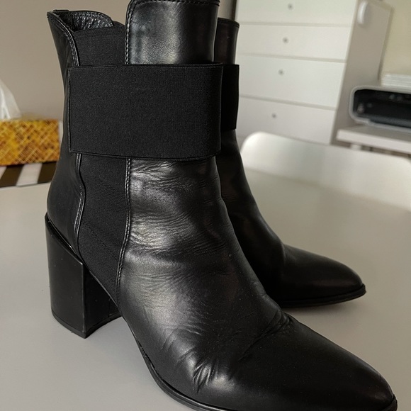 Stuart weitzman leather ankle boot - Picture 1 of 3